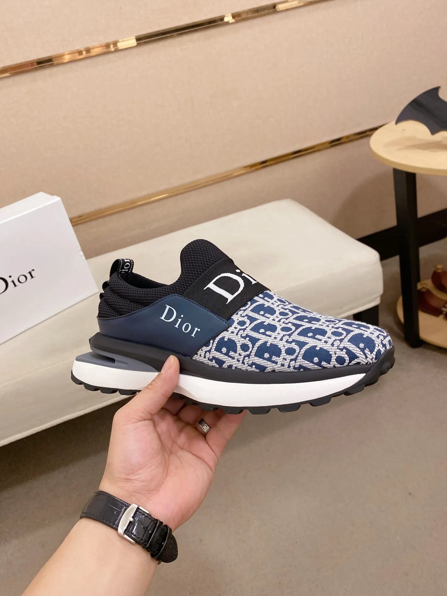 Men's shoes💰: 462💰 [Dior·Dior] New casual sports style men's shoes, new spring and summer design, perfect workmanship, lace-up style to create wardrobe quality, upper: imported first-layer cowhide, sheepskin lining is soft and comfortable, ultra-light TPU wear-resistant outsole, simple, versatile fashion men's shoes, excellent color code number 38--44. Can be customized 45 non-returnable